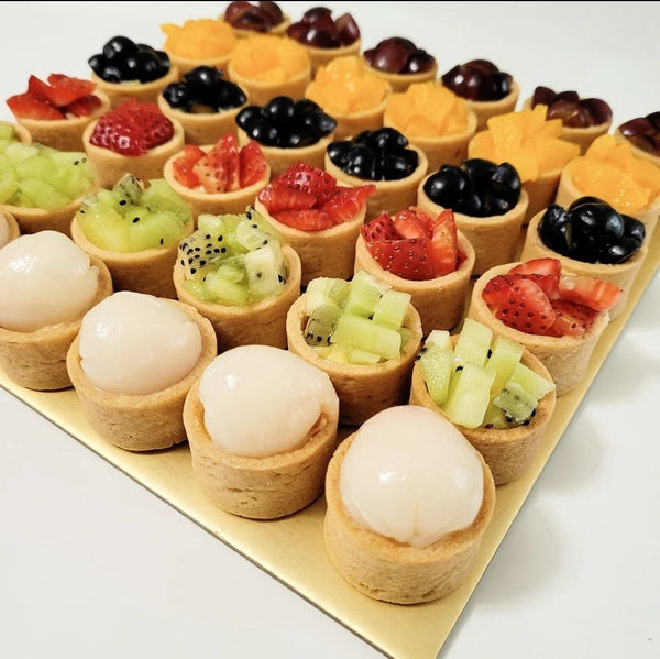 Assorted Fruits Vanilla Custard Platter